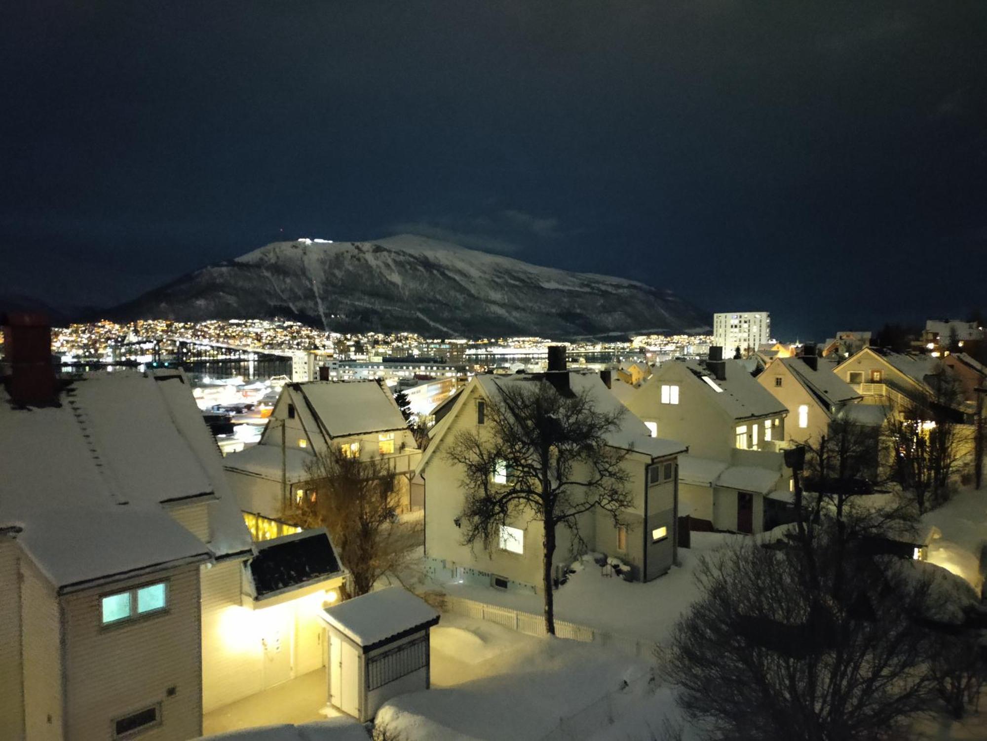 Central Apartament (Adults Only) Тромсё Экстерьер фото